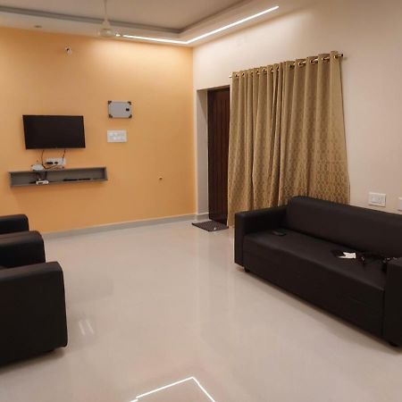 Srirangam Service Apartment Tiruchirappalli ภายนอก รูปภาพ