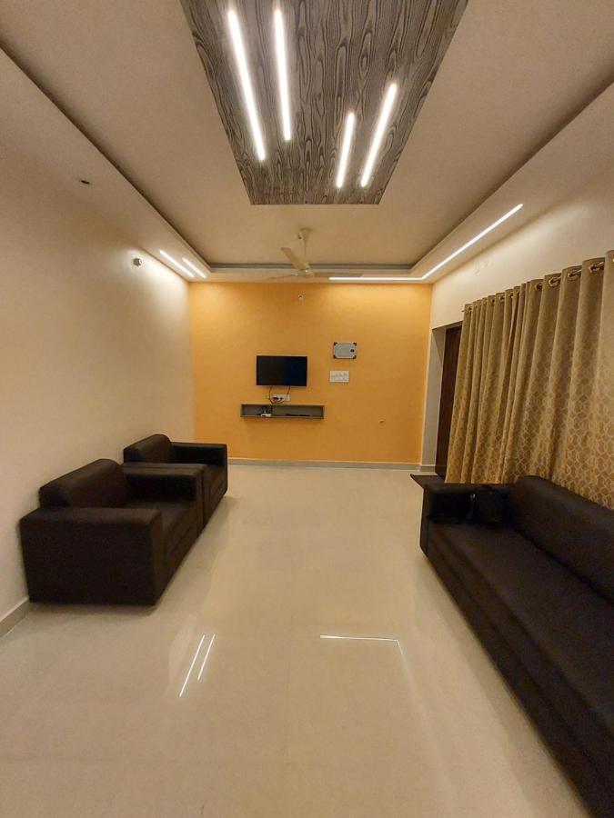 Srirangam Service Apartment Tiruchirappalli ภายนอก รูปภาพ