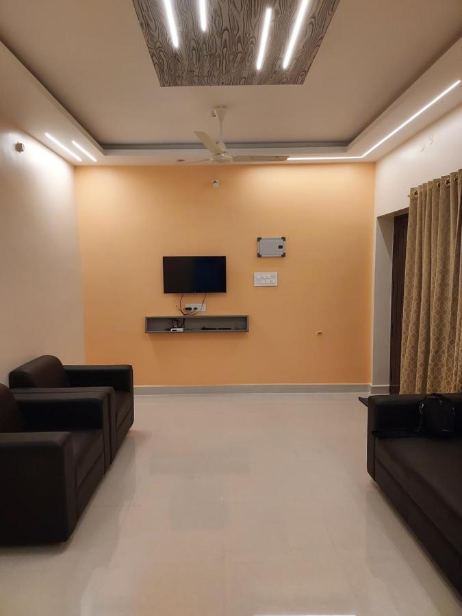 Srirangam Service Apartment Tiruchirappalli ภายนอก รูปภาพ
