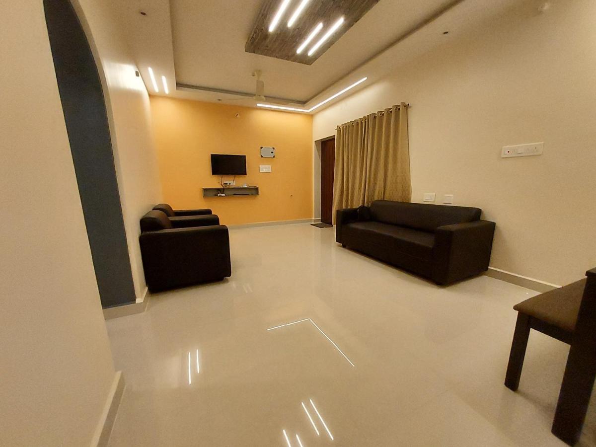 Srirangam Service Apartment Tiruchirappalli ภายนอก รูปภาพ