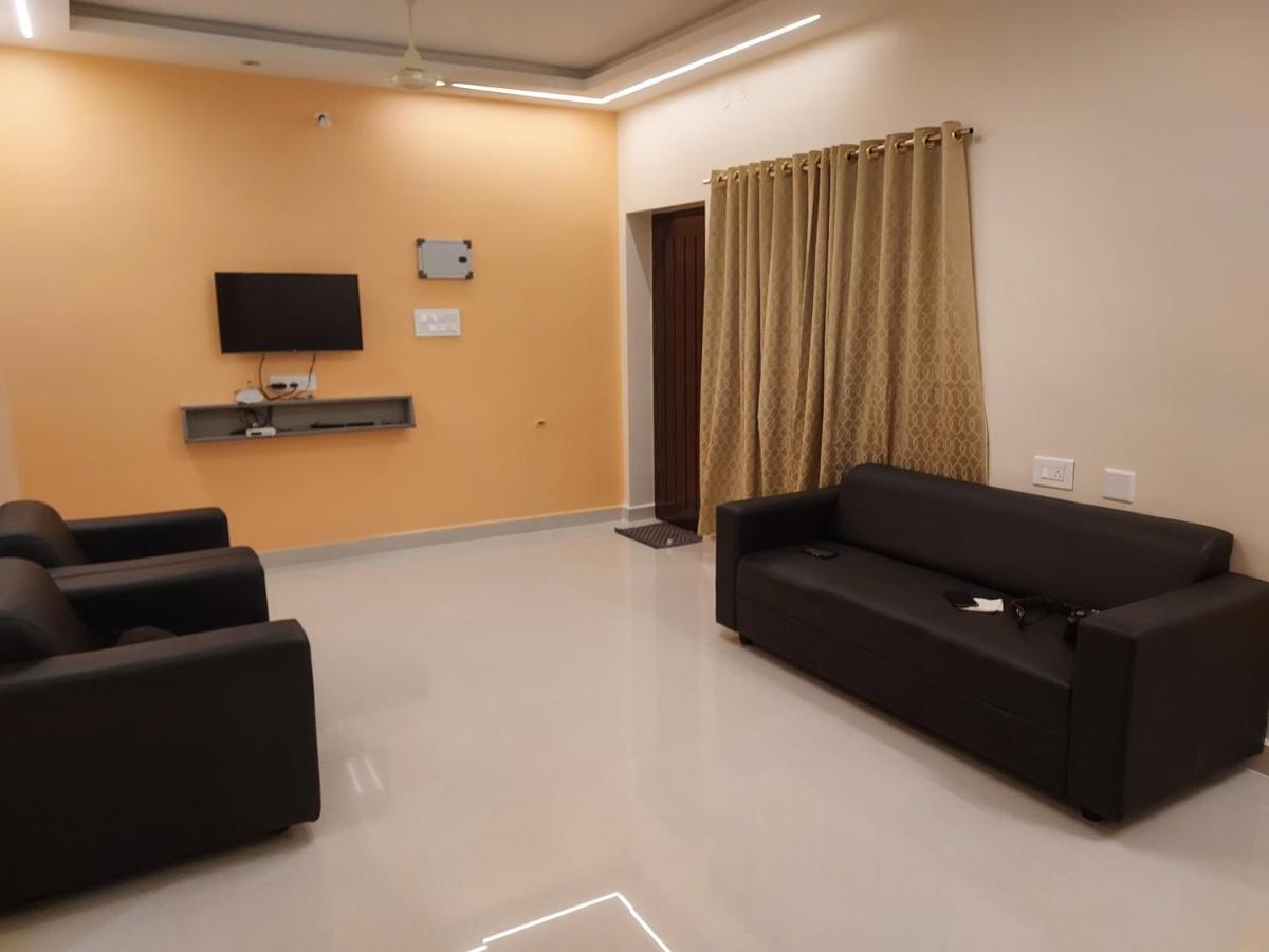 Srirangam Service Apartment Tiruchirappalli ภายนอก รูปภาพ