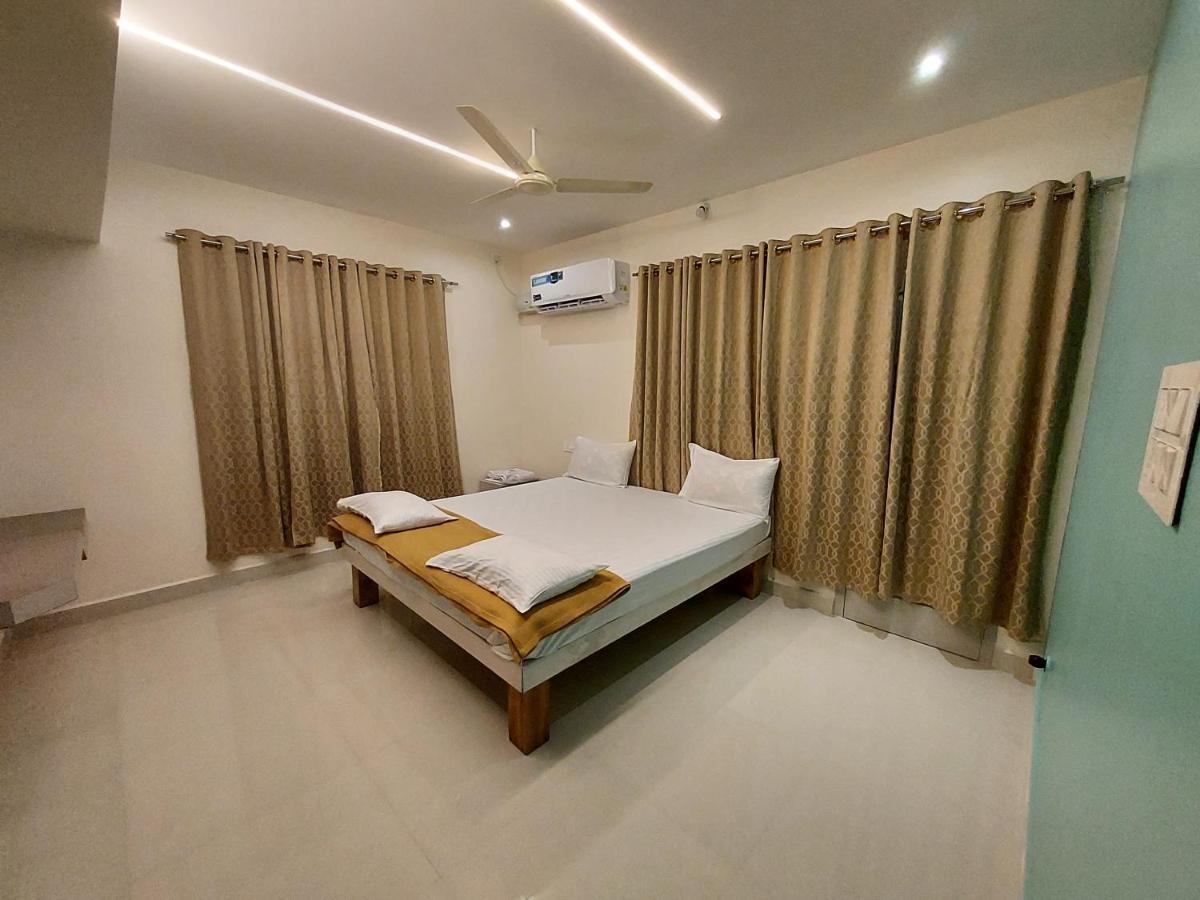 Srirangam Service Apartment Tiruchirappalli ภายนอก รูปภาพ