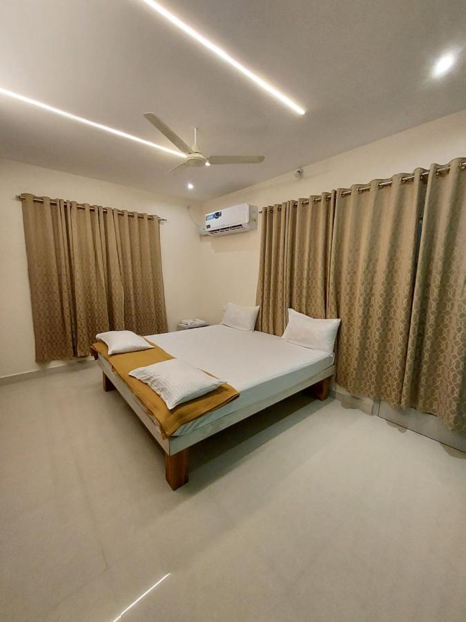 Srirangam Service Apartment Tiruchirappalli ภายนอก รูปภาพ