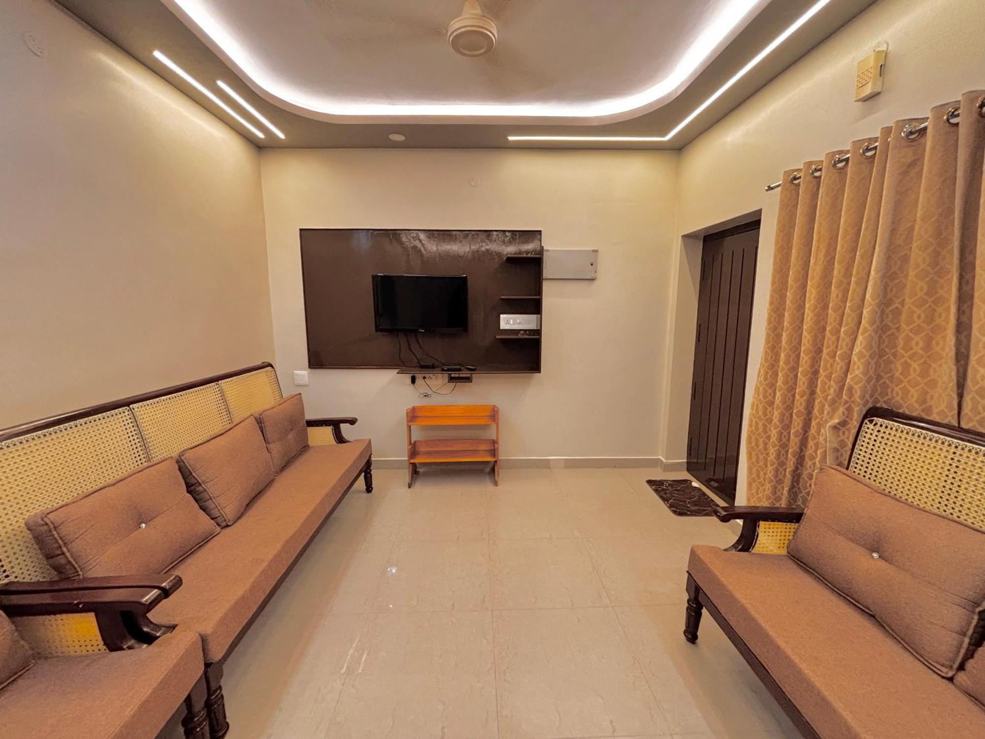 Srirangam Service Apartment Tiruchirappalli ภายนอก รูปภาพ