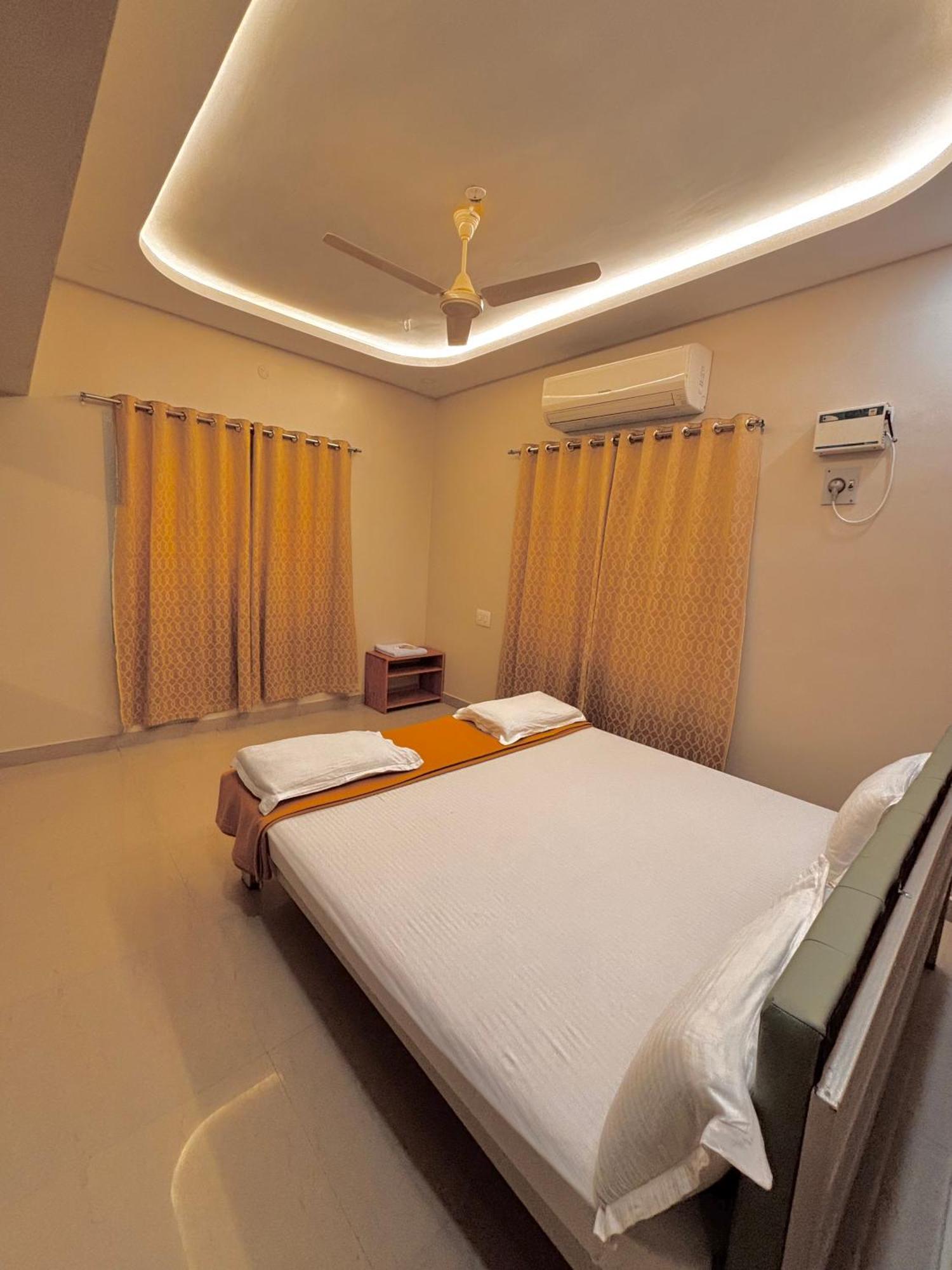 Srirangam Service Apartment Tiruchirappalli ภายนอก รูปภาพ