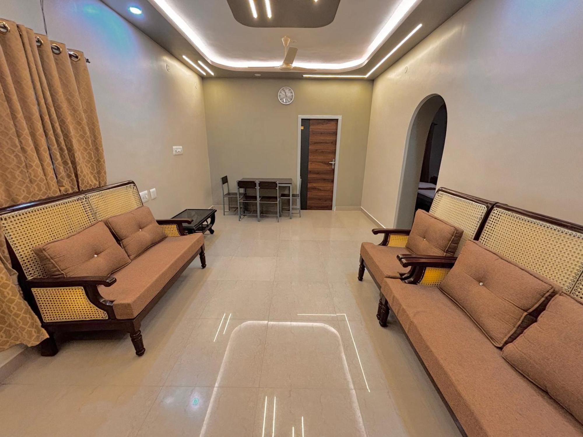 Srirangam Service Apartment Tiruchirappalli ภายนอก รูปภาพ